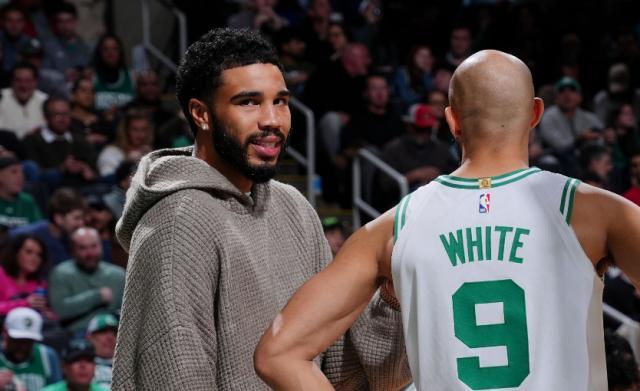 开云网站-塔图姆瞄准周六复出！绿军登顶东部赔率升第一