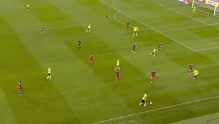 开云网站-首唱国歌献助攻 伊布回归瑞典队首战即“一枝独秀”